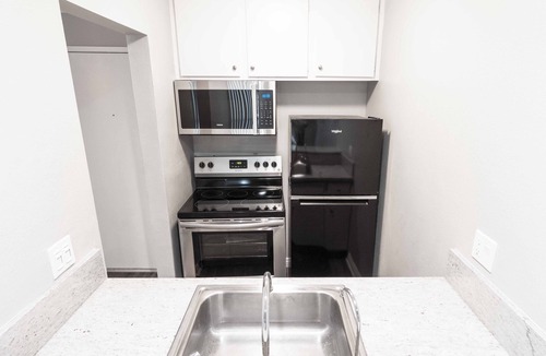 Koreatown Apartment | Trendy Koreatown Condo