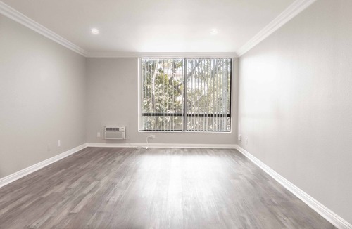 Koreatown Apartment | Trendy Koreatown Condo