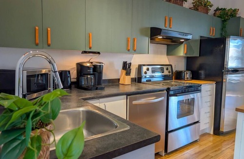 Vieux-Limoilou Apartment | Trendy Limoilou 9 guests 2BR AC 2 parking