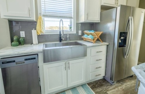 Austin House | ☆Trendy micro home in new South Austin community☆