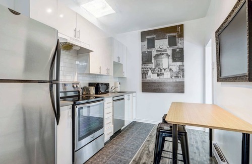 Plateau Mont Royal Apartment | Trendy Mont Royal Stay Near Cafés & Local Shops