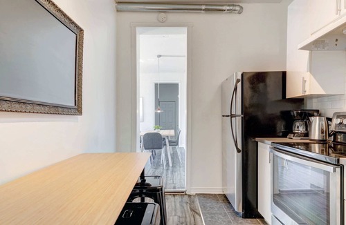 Plateau Mont Royal Apartment | Trendy Mont Royal Stay Near Cafés & Local Shops