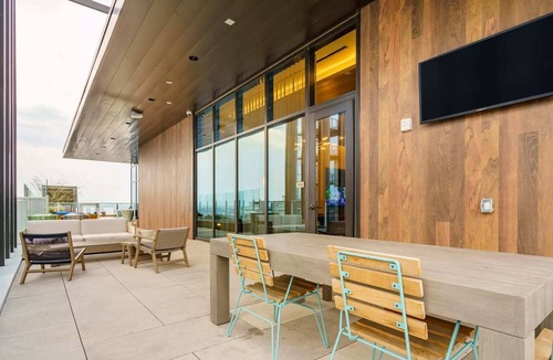 Rainey Street Historic District Apartment | Trendy Natiivo I Modern 1-BR apartment