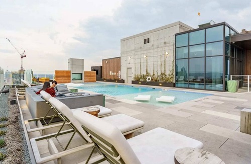 Rainey Street Historic District Apartment | Trendy Natiivo I Modern 1-BR apartment