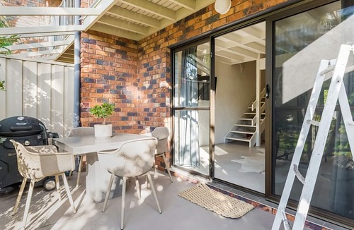 Noosaville Villa | Trendy riverside apartment