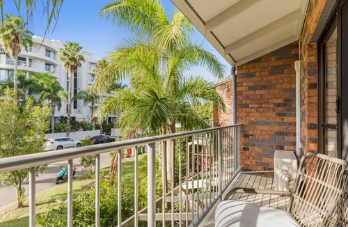 Noosaville Villa | Trendy riverside apartment