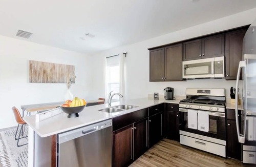 Pflugerville House | Trendy Spacious Home - Prime Location in Austin- Early Checkin
