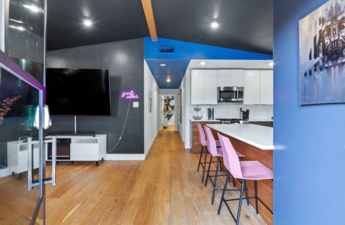 MLK House | Trendy Stay for 12 w/Hot Tub, Mins to DT + 6th St!