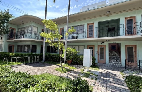 West Avenue Apartment | Trendy Studio in South Beach