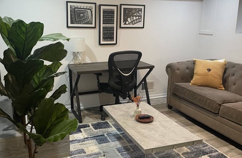 The Gap Apartment | Trendy Unit-15mins to downtown!