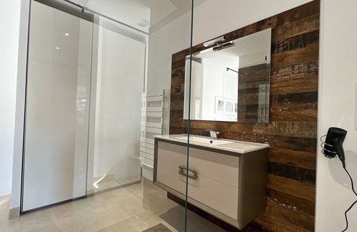 Montferrier-sur-Lez Villa | Trendy villa with summer pool