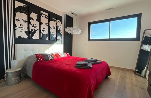 Montferrier-sur-Lez Villa | Trendy villa with summer pool