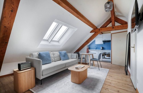 Wipkingen Apartment | Trendy Wipkingen Studio, steps to River & Groceries, by Blueground