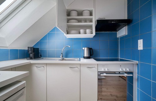 Wipkingen Apartment | Trendy Wipkingen Studio, steps to River & Groceries, by Blueground