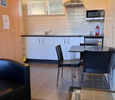 Trentham Hotel | Trentham Motel