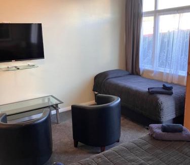 Trentham Hotel | Trentham Motel