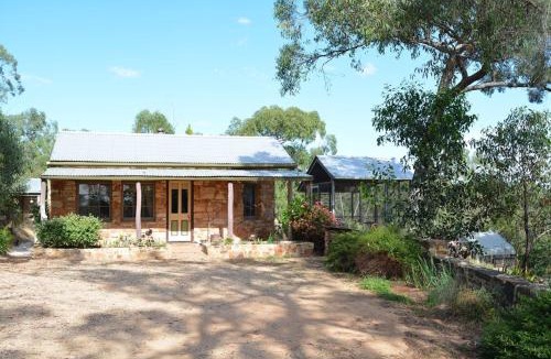 Sevenhill Bed & Breakfast | Trestrail Cottage Accommodation