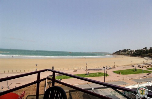 Perros-Guirec House | Trestraou Facing the sea