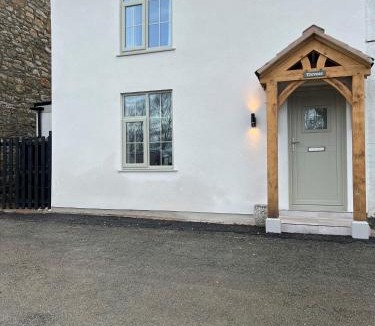 Minera House | Trevose