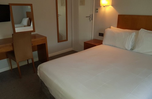 Bloxwich Hotel | Tri-star Hotel