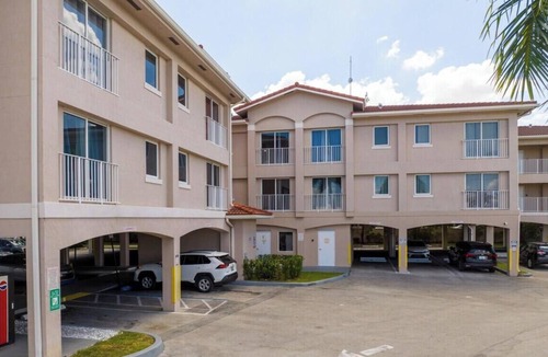Hialeah Apartment | Triangle Suites LLC