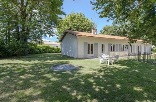 Medis House | Tribord by Interhome