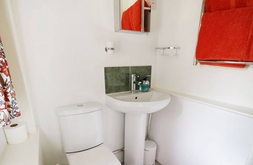 Heligan Cottage | TRILBYS, romantic, country holiday cottage, with a garden in Chagford