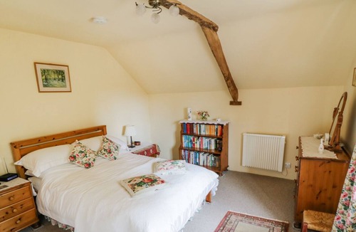 Heligan Cottage | TRILBYS, romantic, country holiday cottage, with a garden in Chagford