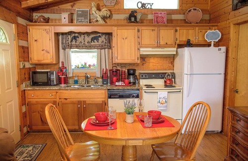 Gatlinburg Cabin | Trillion Dollar Mtn View Great Gatlinburg Location Private Cozy Romantic Hot Tub