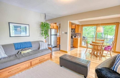 Jones Falls House | Trinity Cottage | Waterfront Escape on Whitefish Lake