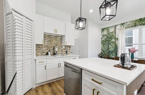 West Dallas House | Trinity Groves 4BR Home 3-Story Dallas Retreat
