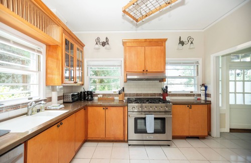 Durham Apartment | Trinity Park Home Walk to Duke & Downtown