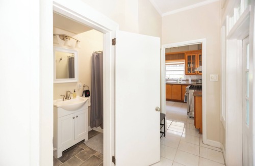 Durham Apartment | Trinity Park Home Walk to Duke & Downtown