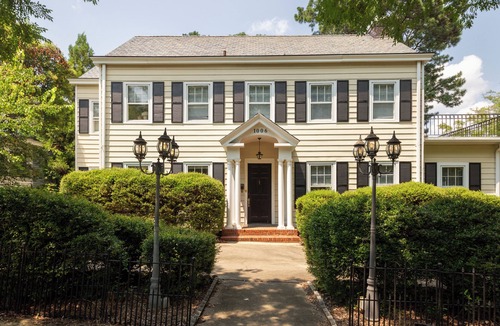 Durham Apartment | Trinity Park Home Walk to Duke & Downtown