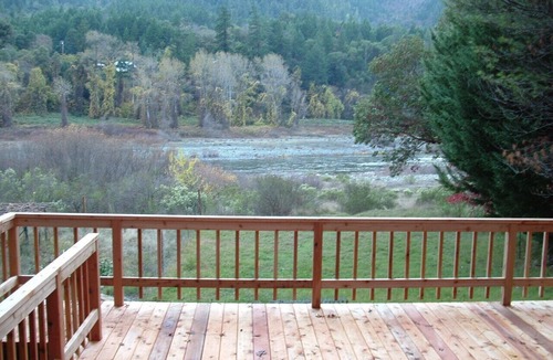 Salyer House | Trinity River Cabin, Willow Creek