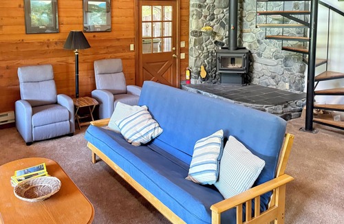 Salyer House | Trinity River Cabin, Willow Creek