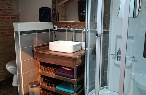 Lavaur House | Triple room-Comfort-Ensuite with Bath - Camichel