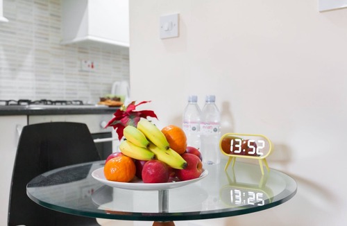 Somers Town Bed & Breakfast | Triple Room - Shared Bathroom