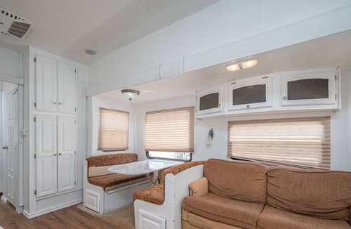 Tyler House | Triple W Rentals Jayco Super Lite 2