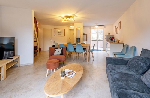 Vignec Ski Chalet | Triplex 8/10 p authentic village Vignec near Saint-Lary - Quiet and comfortable.
