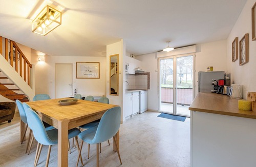 Vignec Ski Chalet | Triplex 8/10 p authentic village Vignec near Saint-Lary - Quiet and comfortable.