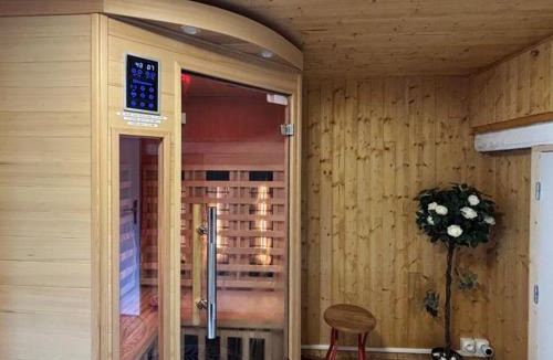 Chalmazel-Jeansagniere Apartment | Triplex montagnard avec sauna et balcon à Chalmazel - FR-1-496-338