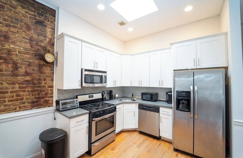 Brownsville House | TRIPLEX ON THE PARKWAY