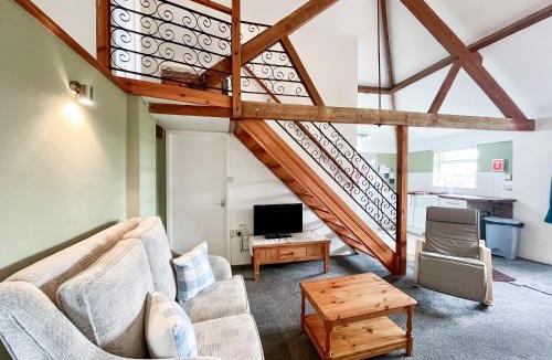 Hartgrove House | Triss - Uk47642