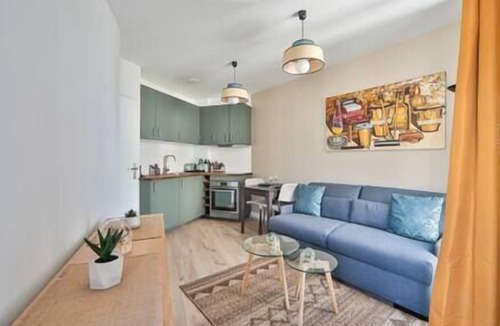 Ternes Apartment | Triumphal arch ! Champs-Elysées! Calm & cozy