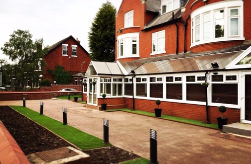 Offerton Hotel | Trivelles Mayfair Stockport