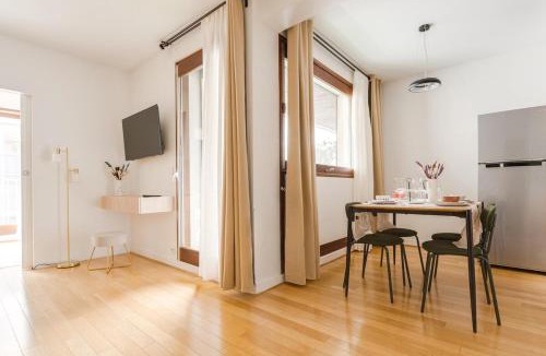 16th Arrondissement Apartment | Trocadero 1Bedroom 4 people
