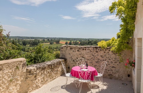 Noizay Cottage | Troglodyte holiday home in Touraine