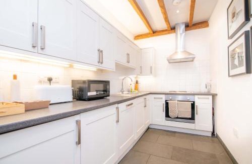 Uckington House | Troilus Barn