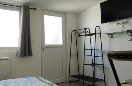 Brouckerque Apartment | Trois Studios-Cosy centre village